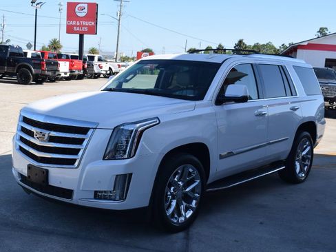 Used 2016 Cadillac Escalade Luxury AWD/4WD image 1
