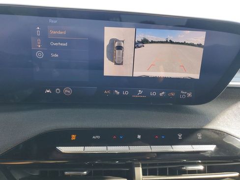 Used 2025 Buick Enclave Sport Touring image 30