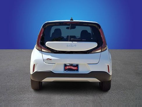 Used 2025 Kia Soul LX w/ LX Technology Package FWD image 5