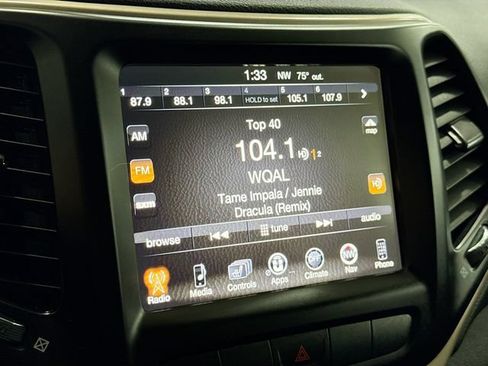 Used 2014 Jeep Cherokee Limited AWD/4WD image 15