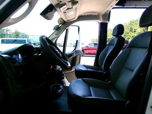 Used 2025 RAM ProMaster 2500 w/ Convenience Group FWD image 7