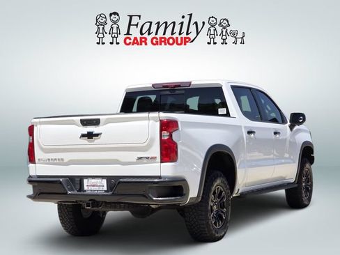 Used 2024 Chevrolet Silverado 1500 ZR2 w/ Technology Package AWD/4WD image 4
