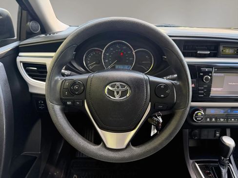 Used 2014 Toyota Corolla LE FWD image 19