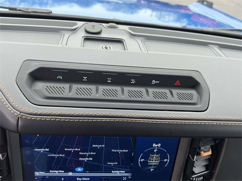 Used 2024 Ford Bronco Badlands image 34