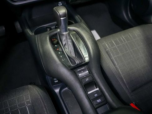 Used 2024 Honda HR-V LX image 16