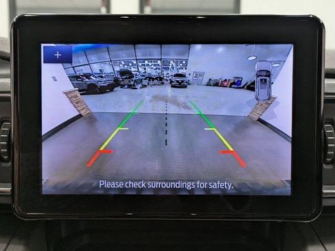 Used 2022 Ford Explorer XLT w/ Equipment Group 202A image 13