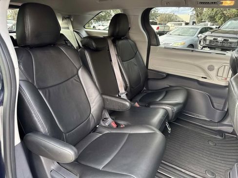 Certified 2023 Toyota Sienna LE w/ LE Plus Package image 18