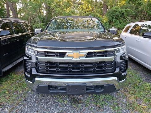 Certified 2022 Chevrolet Silverado 1500 LT w/ Z71 Off-Road Package AWD/4WD image 2