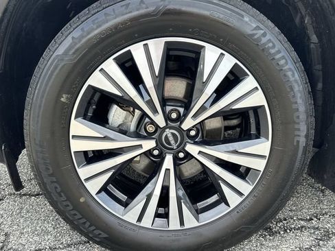 Certified 2023 Nissan Rogue SV w/ SV Premium B Package AWD/4WD image 10