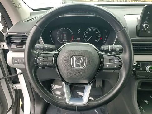 Used 2023 Honda Pilot Touring image 15