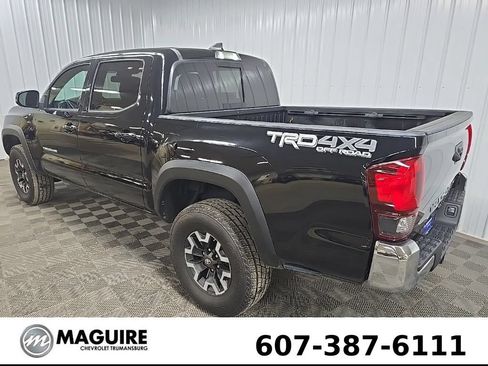 Used 2019 Toyota Tacoma TRD Off-Road AWD/4WD image 9