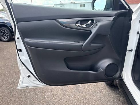 Used 2016 Nissan Rogue SL w/ SL Premium Package AWD/4WD image 14