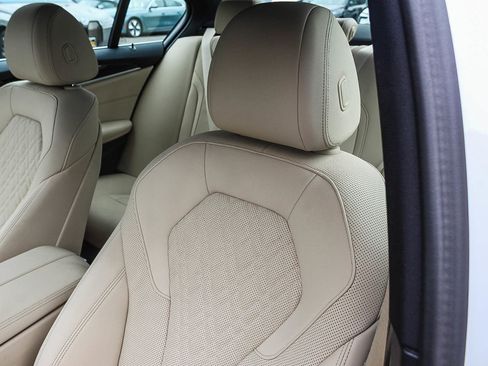 Certified 2023 BMW 530i w/ Premium Package image 25