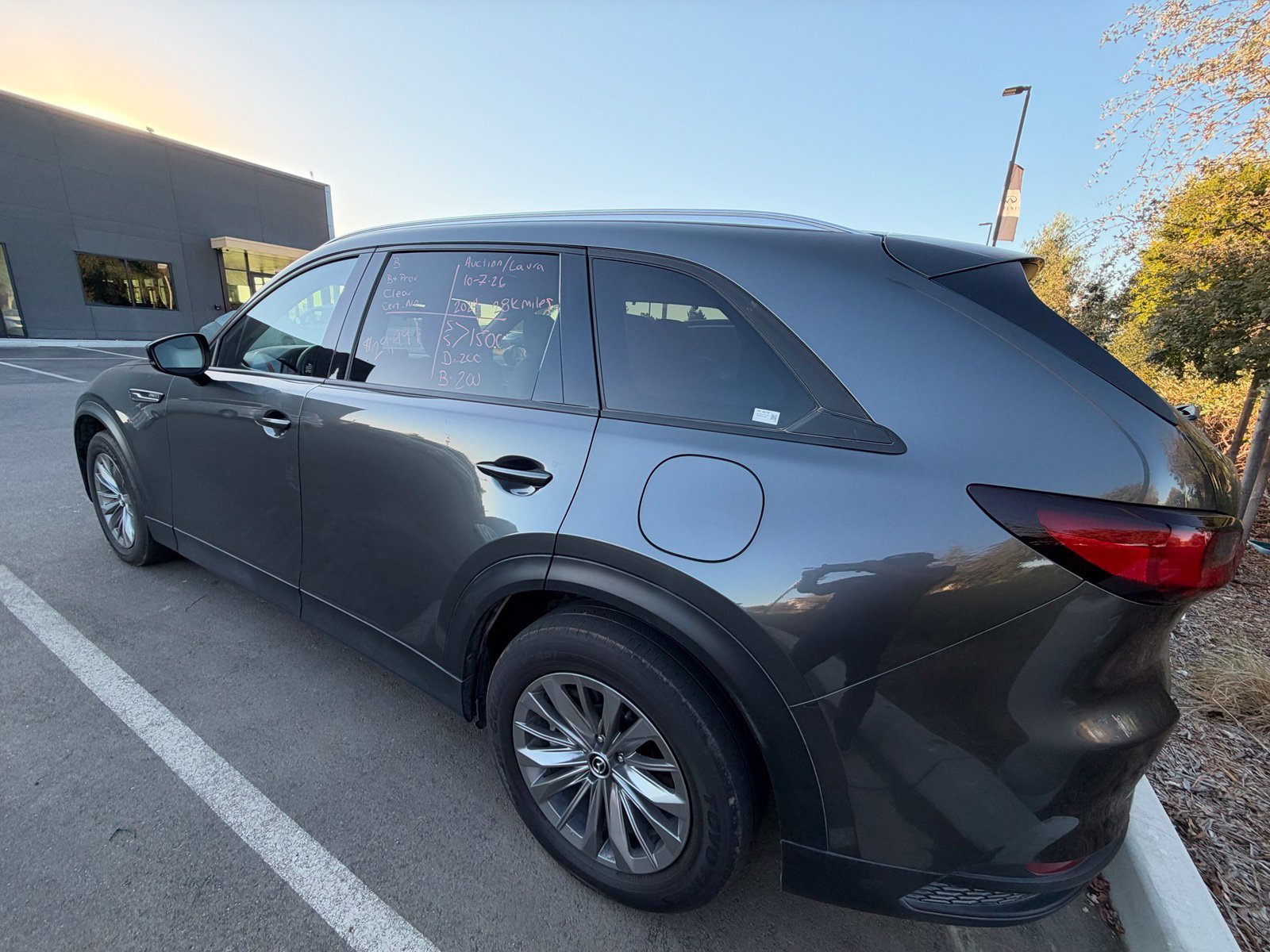 Used 2024 MAZDA CX-90 Plug-In Hybrid w/ Preferred AWD/4WD image 4