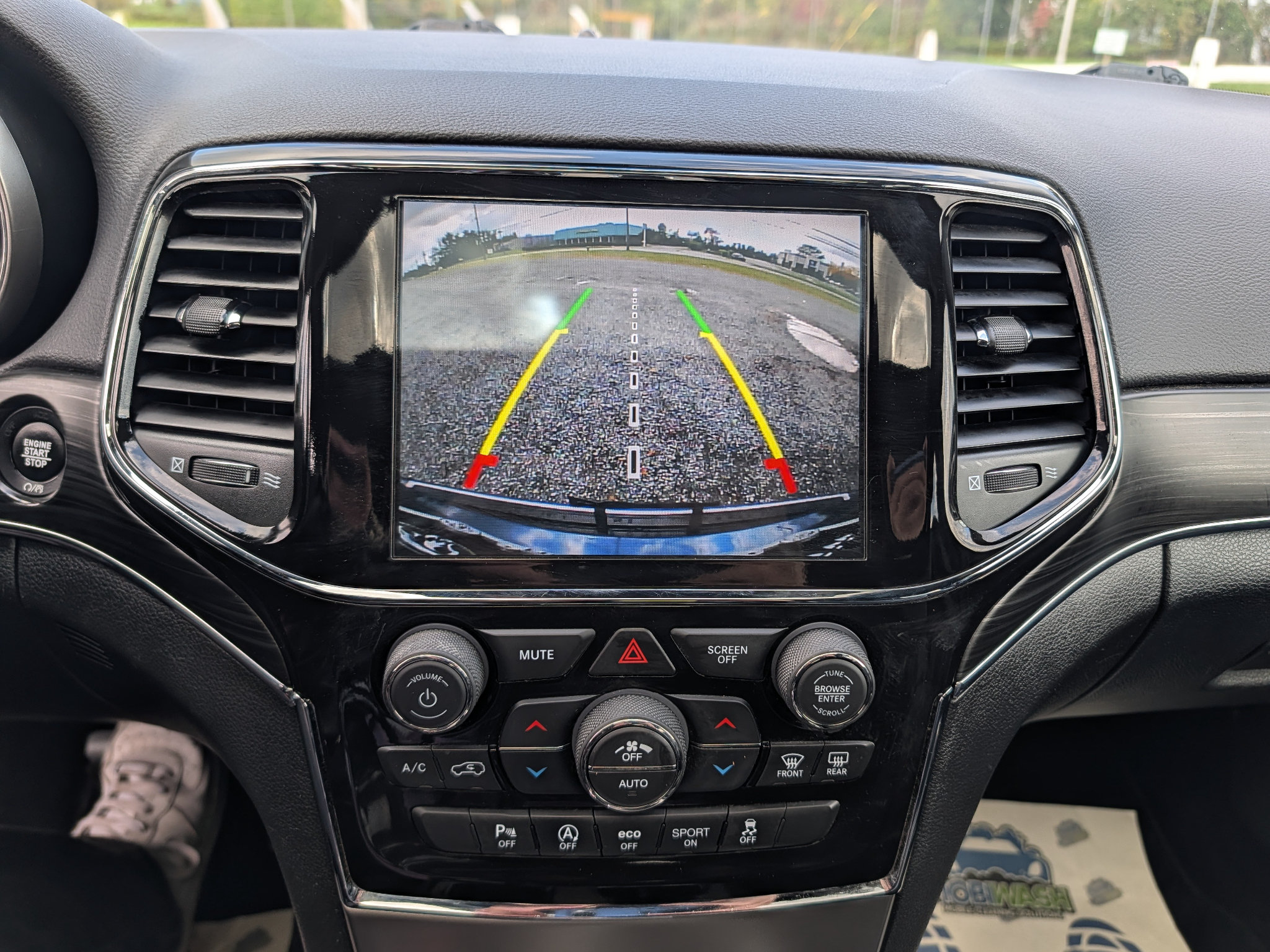 Used 2021 Jeep Grand Cherokee Limited AWD/4WD image 26