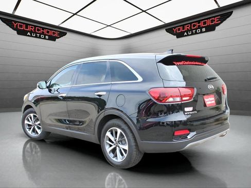 Used 2019 Kia Sorento EX image 2