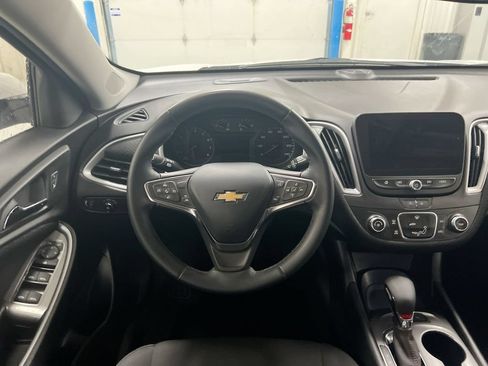 Used 2024 Chevrolet Malibu RS FWD image 11