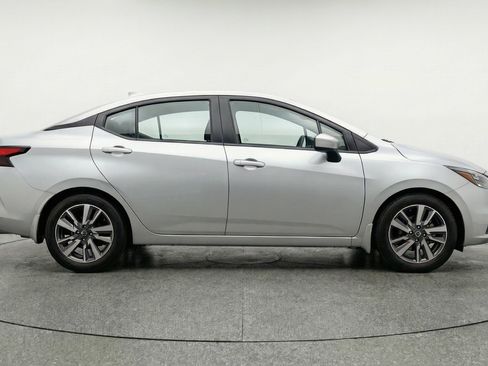 Used 2025 Nissan Versa SV image 8