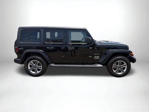 Used 2020 Jeep Wrangler Unlimited Sahara AWD/4WD image 8