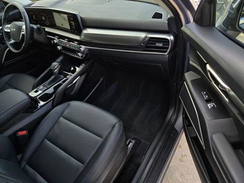 Certified 2025 Kia Telluride S image 7