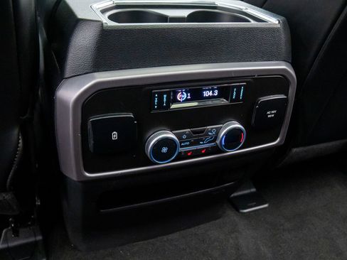 Used 2019 Ford Expedition Platinum image 19