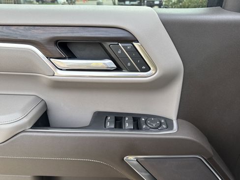 Used 2022 GMC Sierra 1500 SLT image 16