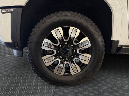 Used 2024 GMC Sierra 2500 Denali w/ Denali Reserve Package AWD/4WD image 38