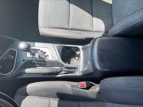 Used 2018 Toyota RAV4 XLE FWD image 16