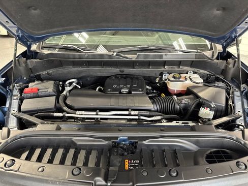 Used 2024 Chevrolet Silverado 1500 LT AWD/4WD image 45