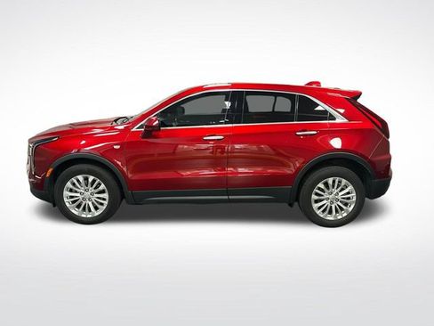 Used 2024 Cadillac XT4 Luxury w/ Cold Weather Package FWD image 2