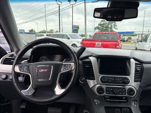 Used 2017 GMC Yukon SLT w/ Premium Edition AWD/4WD image 17