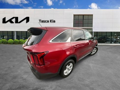 Used 2023 Kia Sorento LX image 6
