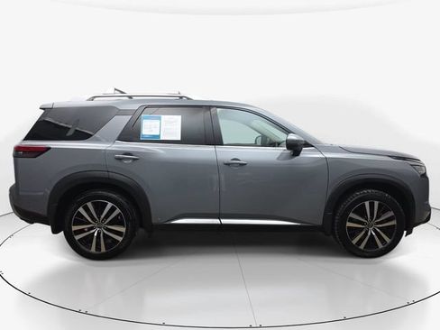 Used 2024 Nissan Pathfinder Platinum w/ Cargo Package FWD image 5
