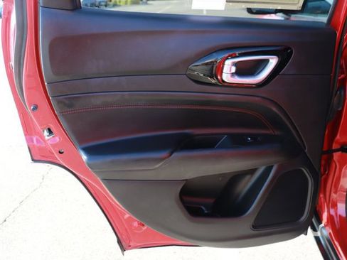 Used 2023 Jeep Compass Trailhawk image 11