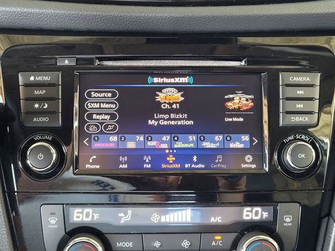 Certified 2018 Nissan Rogue SL FWD image 11
