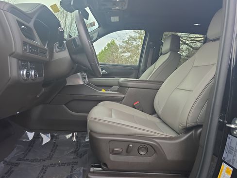Used 2023 GMC Yukon SLT image 15