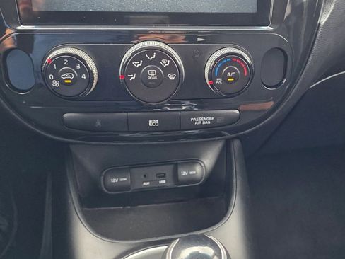 Used 2014 Kia Soul + FWD image 20