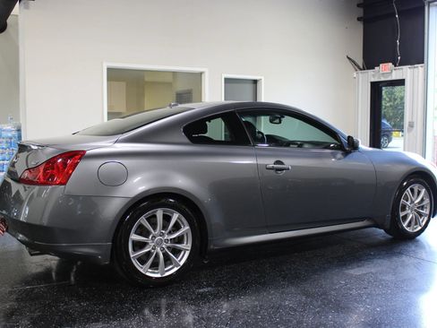Used 2011 INFINITI G37 Journey w/ Premium Pkg RWD image 3