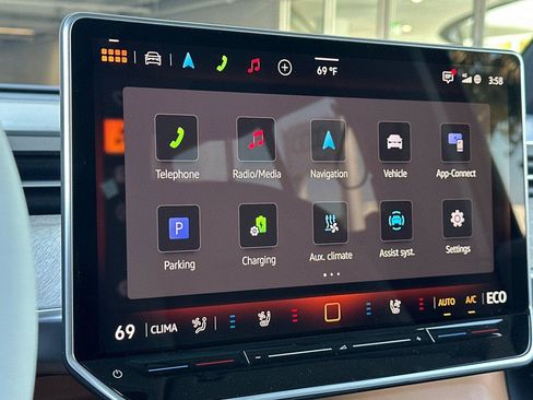 New 2025 Volkswagen ID. Buzz Pro S Plus image 19