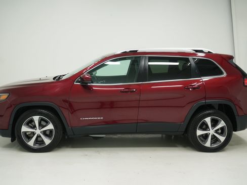 Used 2019 Jeep Cherokee Limited FWD image 7