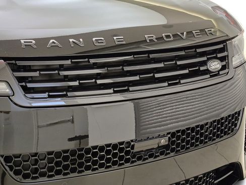 Used 2024 Land Rover Range Rover Sport AWD/4WD image 4