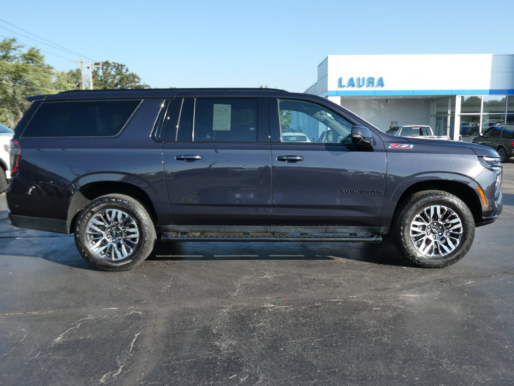 Certified 2025 Chevrolet Suburban Z71 w/ Comfort Package AWD/4WD image 4