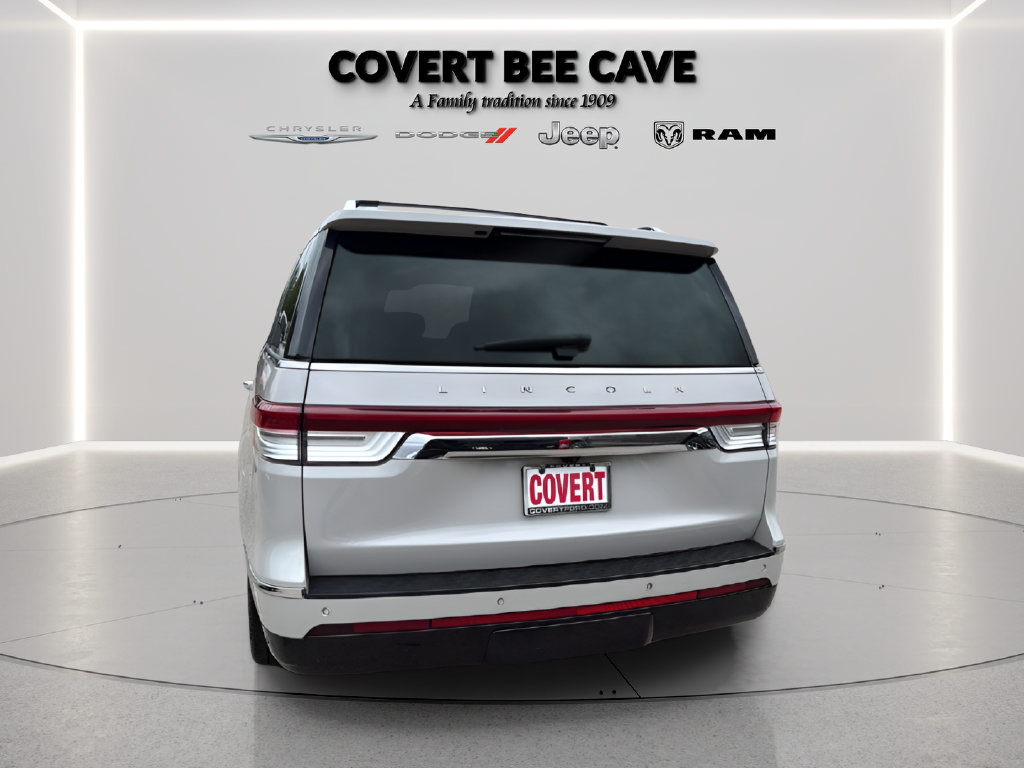 Used 2023 Lincoln Navigator L Reserve AWD/4WD image 6