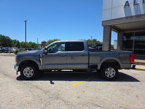 Used 2025 Ford F250 XLT w/ FX4 Off-Road Package AWD/4WD image 8