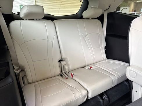 Used 2023 Buick Enclave Premium w/ Experience Buick Package AWD/4WD image 30