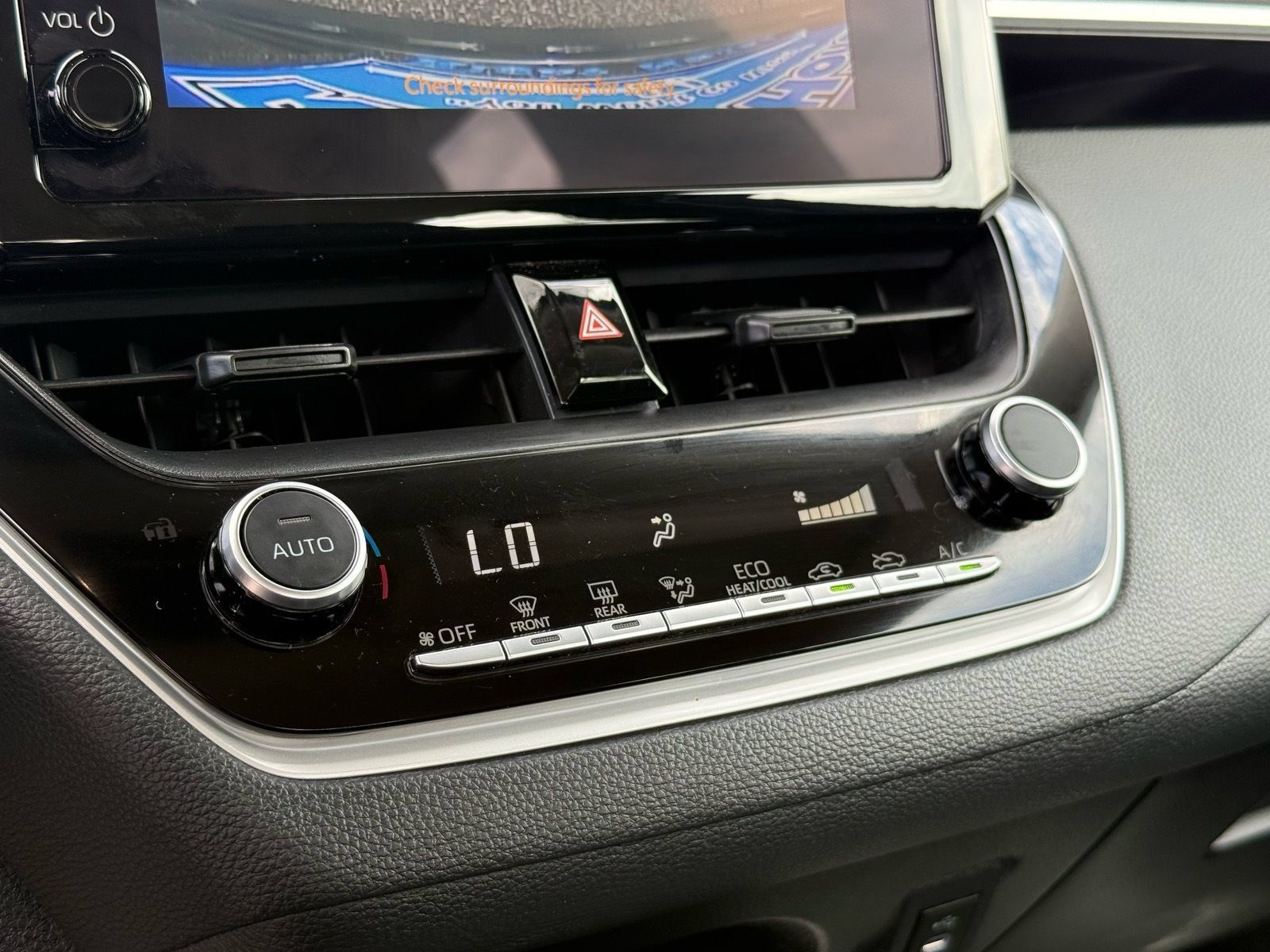 Used 2025 Toyota Corolla LE FWD image 23