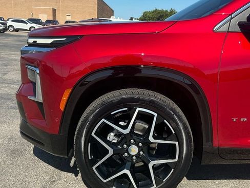 Used 2026 Chevrolet Traverse High Country w/ LPO, Floor Liner Package FWD image 17