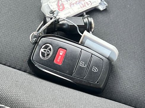 Used 2025 Toyota Tacoma TRD Off-Road image 22