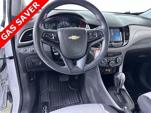 Used 2017 Chevrolet Trax LT image 21
