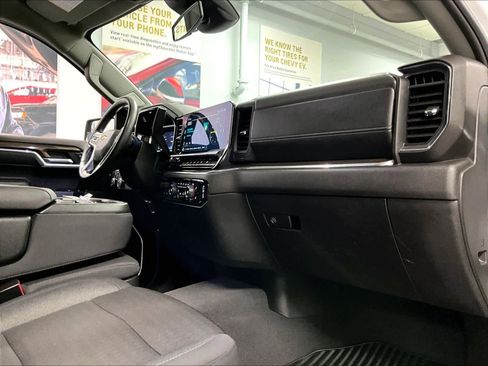 Used 2025 Chevrolet Silverado 1500 LT image 14
